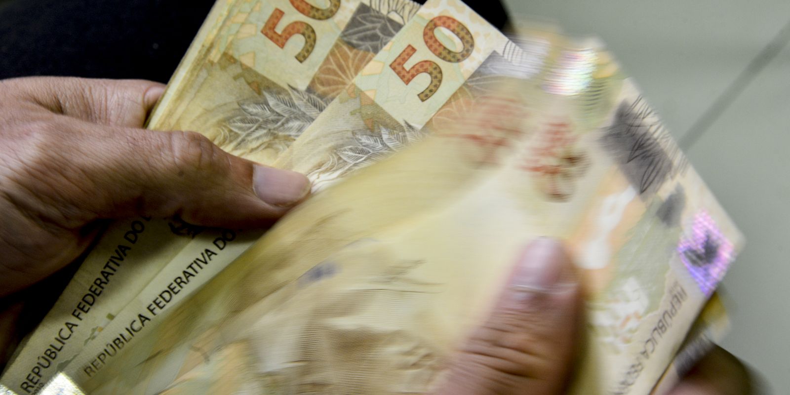 isencao-de-ir-para-quem-ganha-ate-r$-5-mil-entra-em-vigor