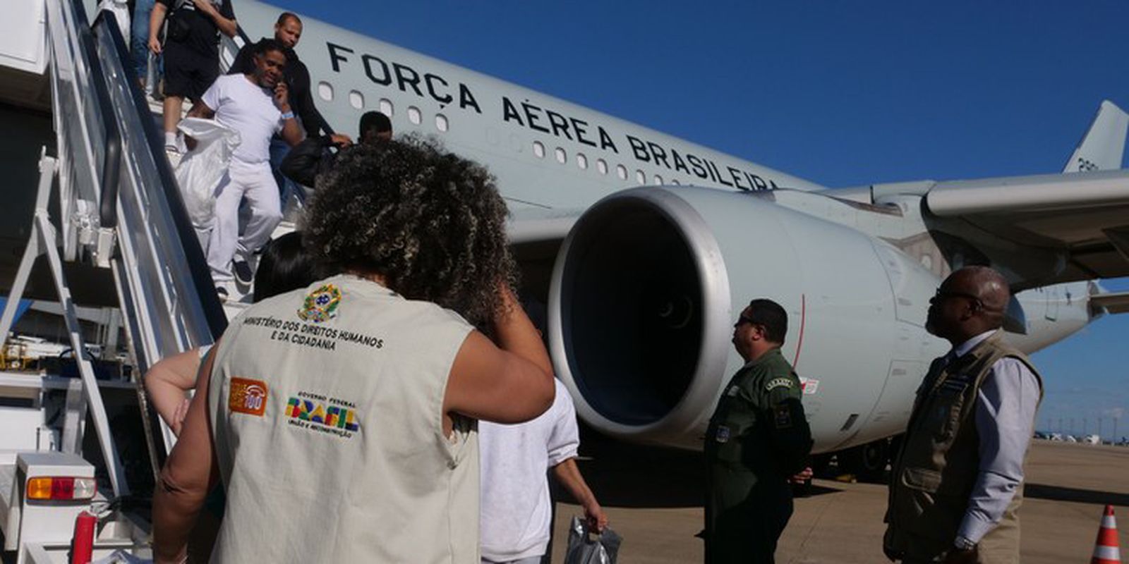 brasil-recebe-mais-um-voo-com-brasileiros-deportados-dos-eua