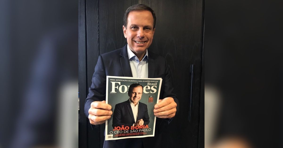 carlos-bolsonaro-usa-foto-de-doria,-o-“ceo-de-sp”,-para-provocar-tarcisio