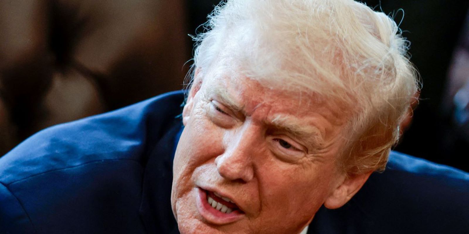 para-barrar-“terceiro-mundo”,-trump-suspende-vistos-de-imigracao