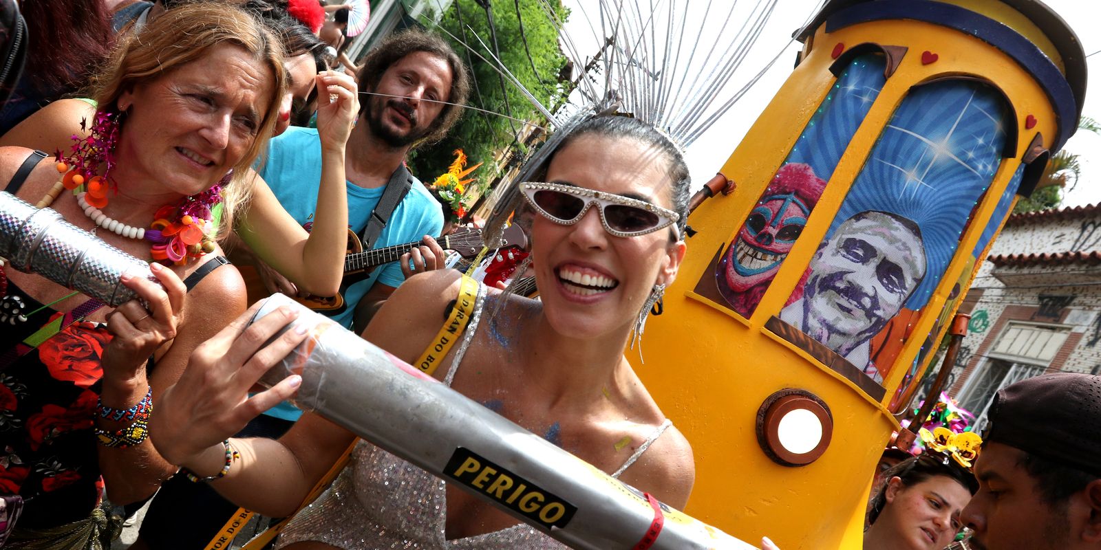 ceu-na-terra-completa-25-anos-de-folia-nas-ladeiras-de-santa-teresa