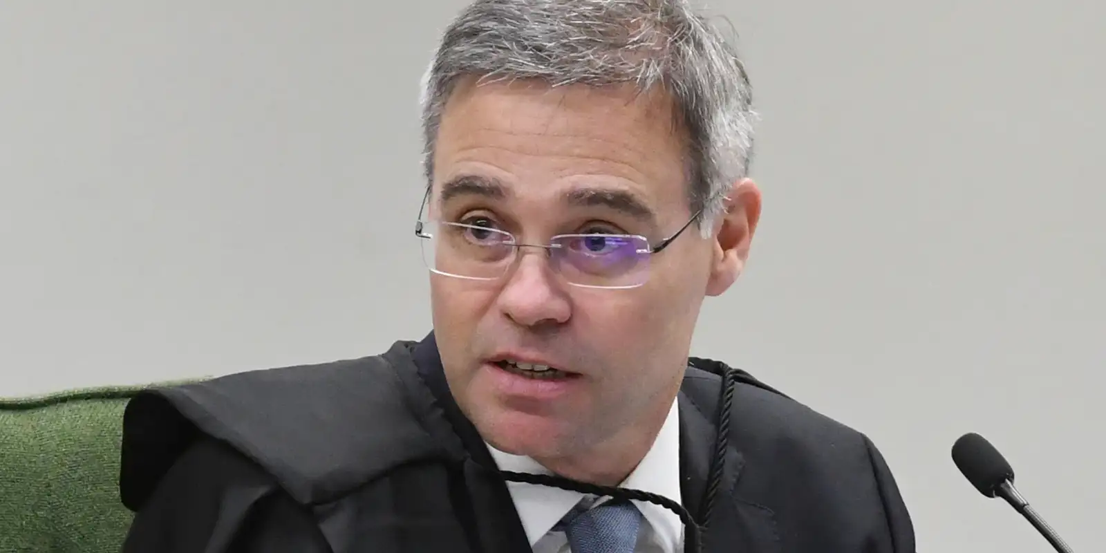 nomeado-relator-do-caso-master,-mendonca-se-reune-com-delegados-da-pf