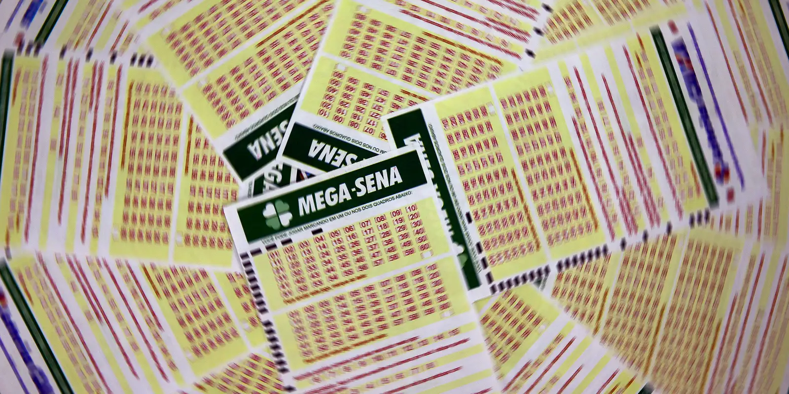 mega-sena-acumula-e-premio-principal-vai-para-r$-130-milhoes