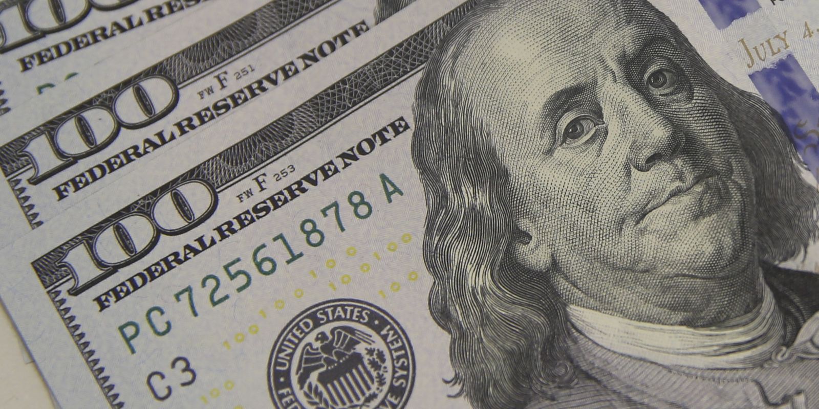 dolar-fecha-em-r$-5,28-com-preocupacoes-sobre-oriente-medio
