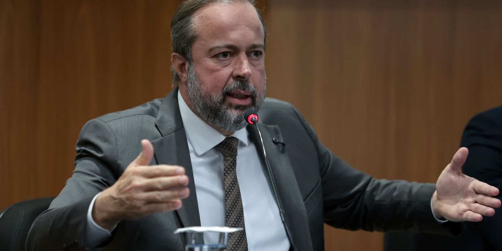 governo-endurece-fiscalizacao-contra-reajuste-indevido-de-combustiveis