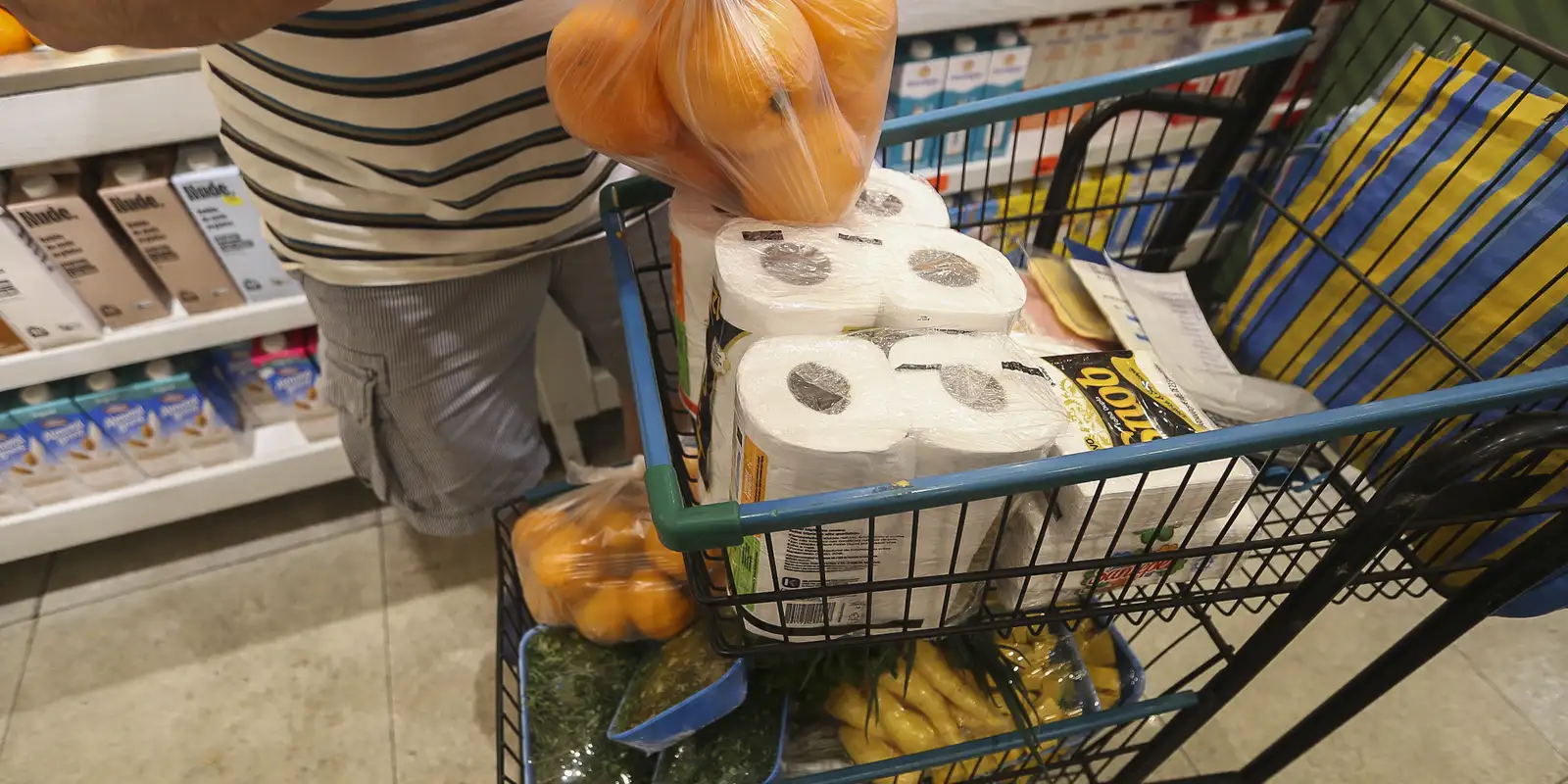 previa-da-inflacao-de-marco-fica-em-0,44%,-pressionada-por-alimentos