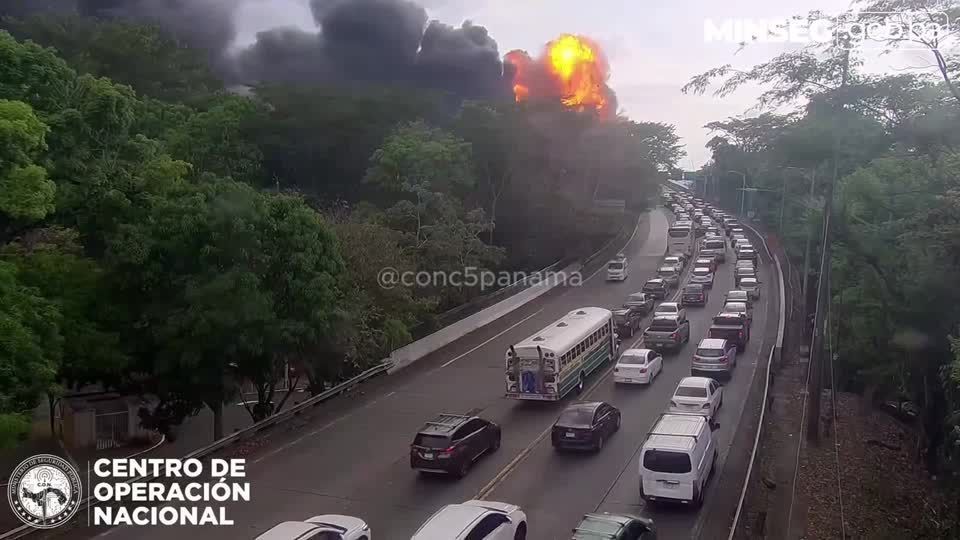 explosao-causa-incendio-na-ponte-das-americas,-no-panama
