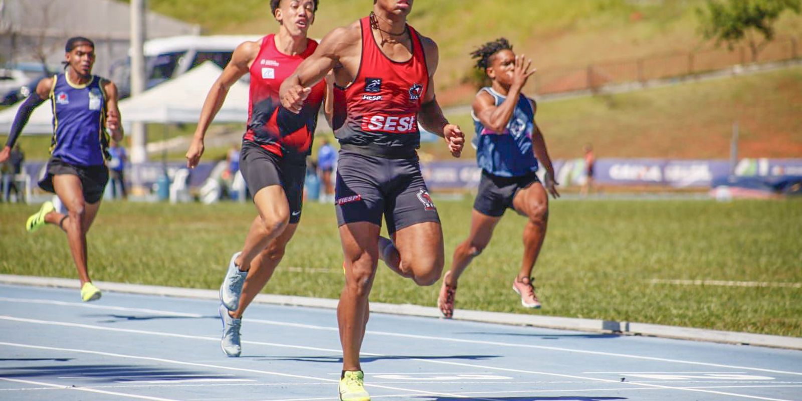erik-cardoso-supera-recorde-nos-100-m,-mas-nao-tem-marca-homologada
