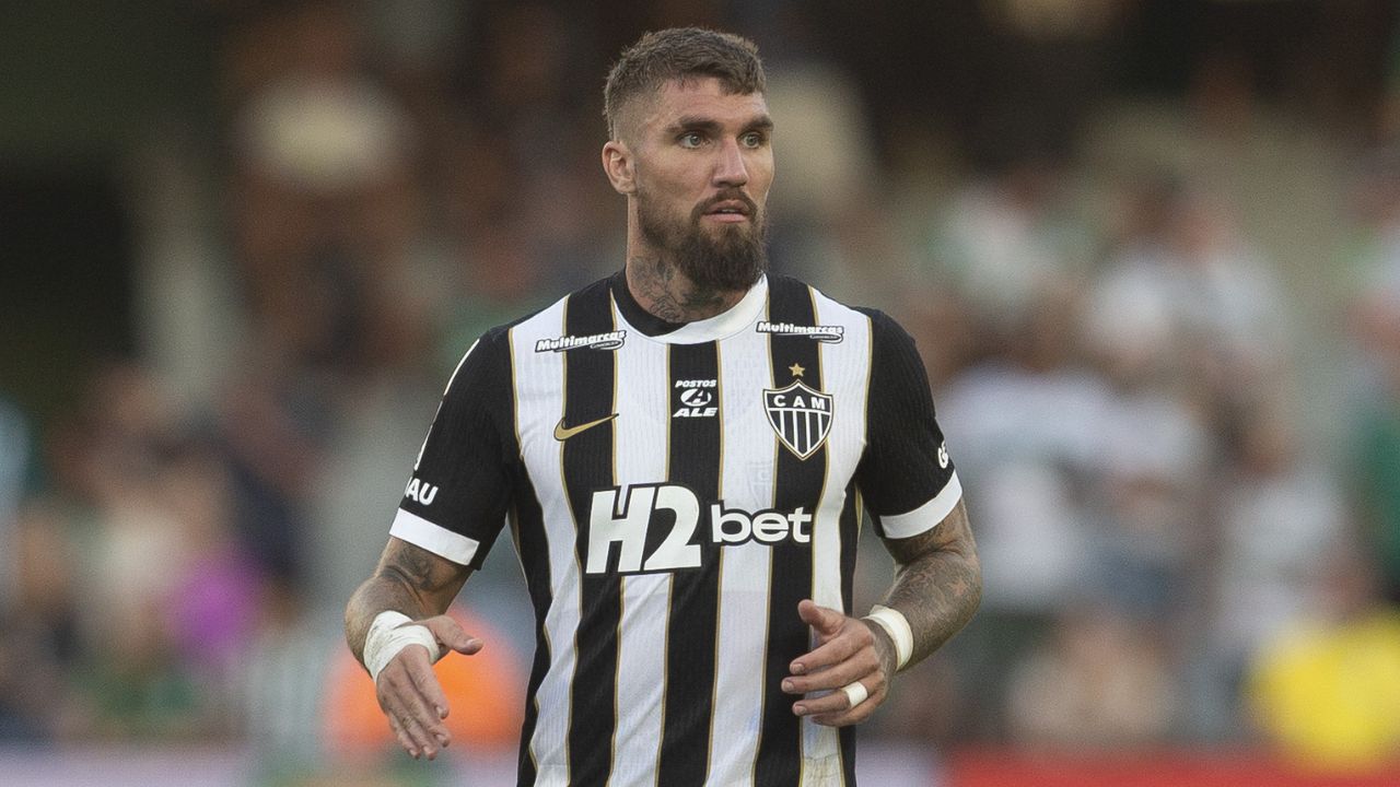 coritiba-provoca-apos-‘entregada’-de-zagueiro-do-atletico-mg:-“e-nada-do-ronier-sair”
