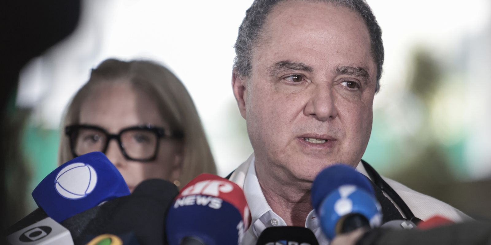 medico-diz-que-lula-retirou-lesao-e-deve-repousar-nos-proximos-dias