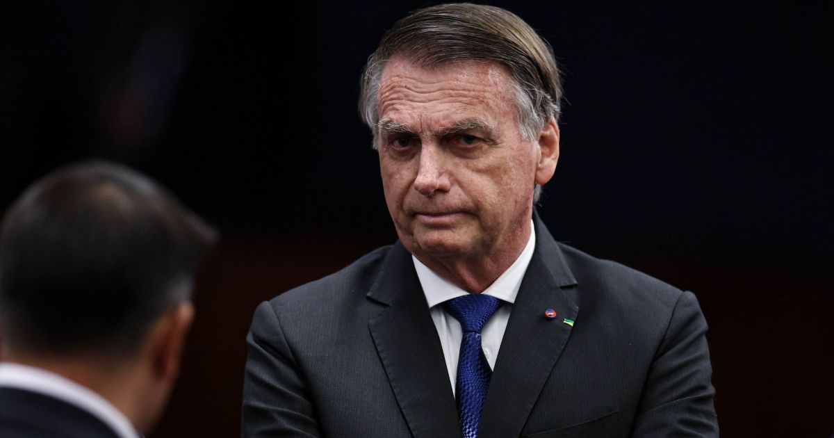 michelle-diz-que-cirurgia-de-bolsonaro-acabou:-“gratidao-a-toda-equipe”