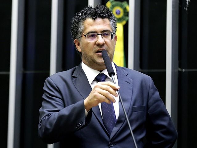 6×1-pode-ficar-so-“no-papel”-sem-mais-auditores-do-trabalho,-diz-deputado