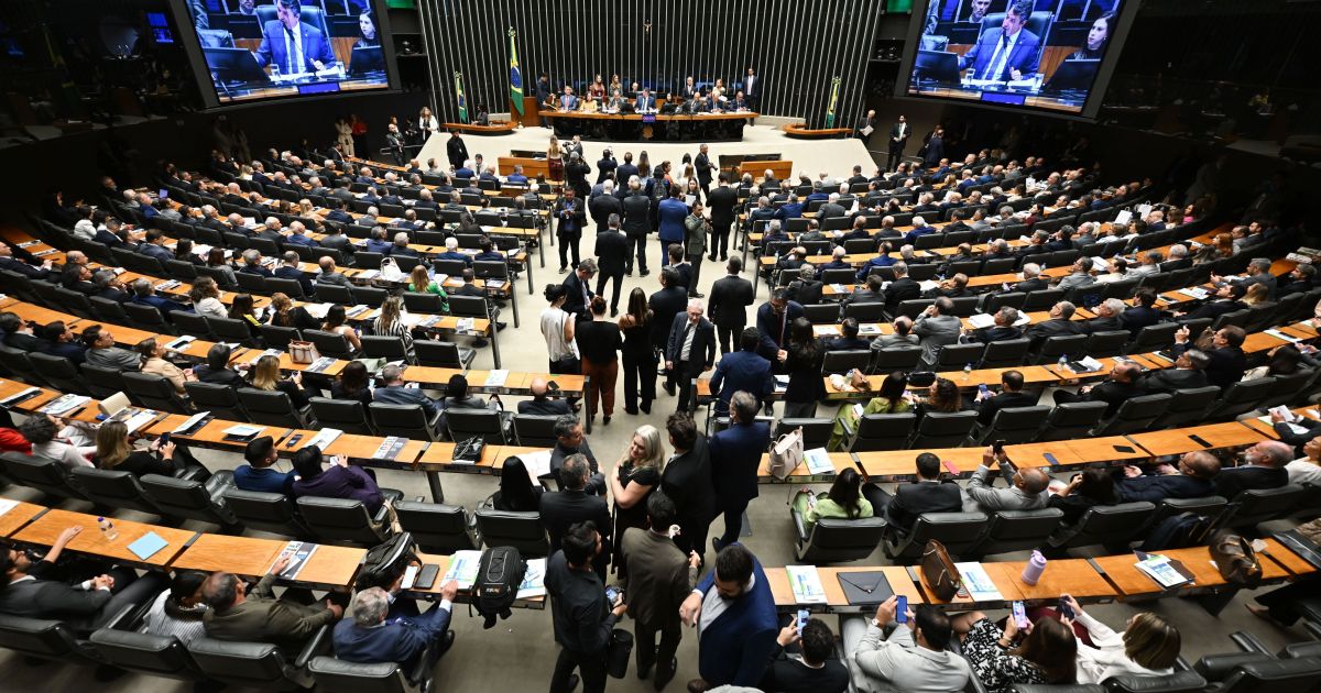 hugo-se-reune-com-lideres-para-definir-pauta-da-camara-antes-do-recesso
