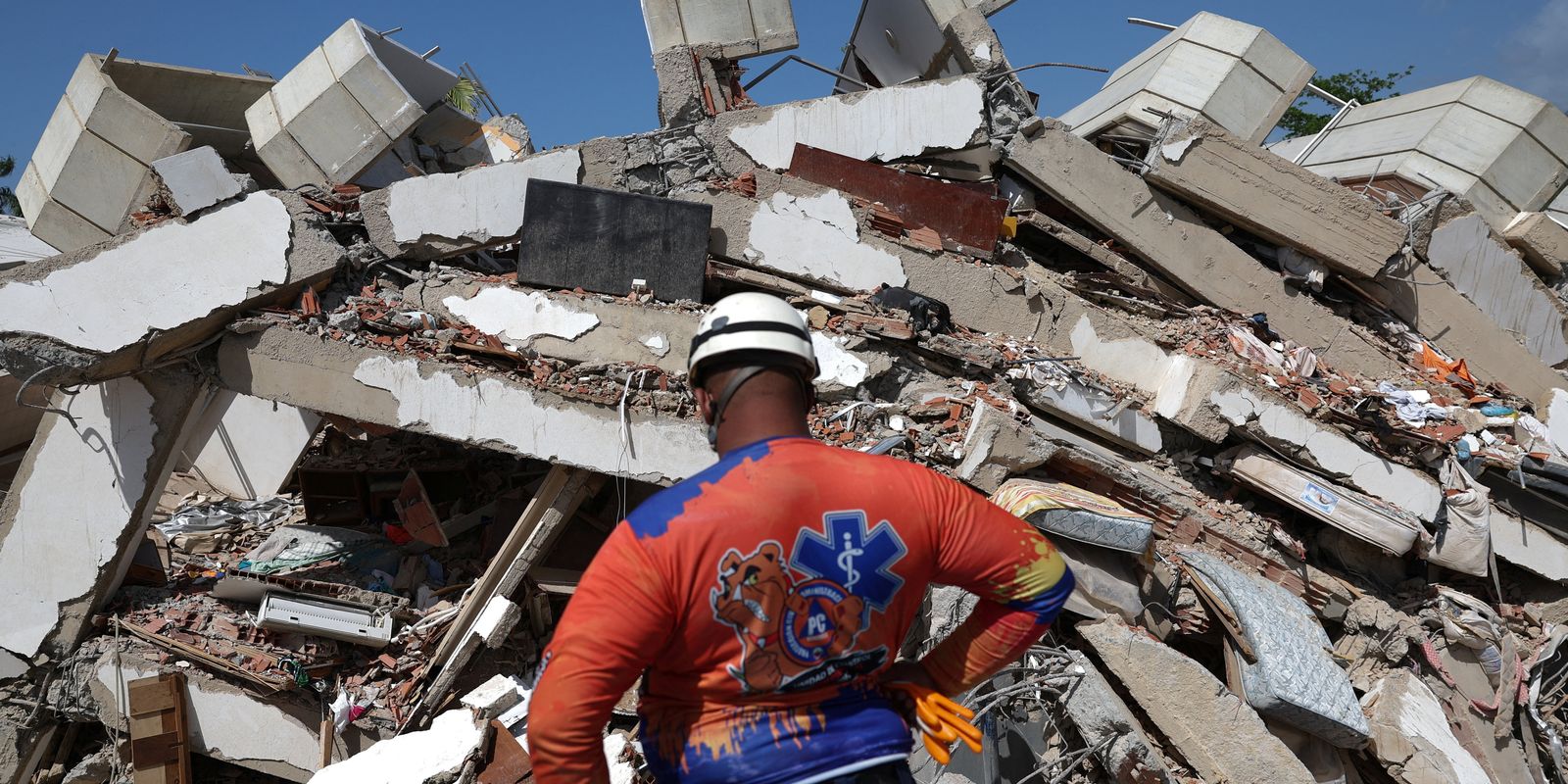 equipes-de-resgate-continuam-a-atuar-apos-terremotos-na-venezuela