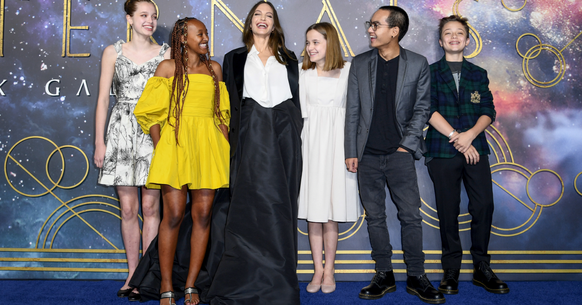 filha-de-angelina-jolie-e-brad-pitt-protocola-retirada-de-sobrenome-do-pai