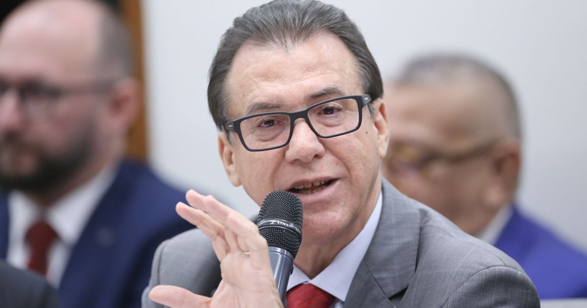 queda-na-geracao-de-empregos-e-culpa-de-juros-e-tarifaco,-diz-marinho