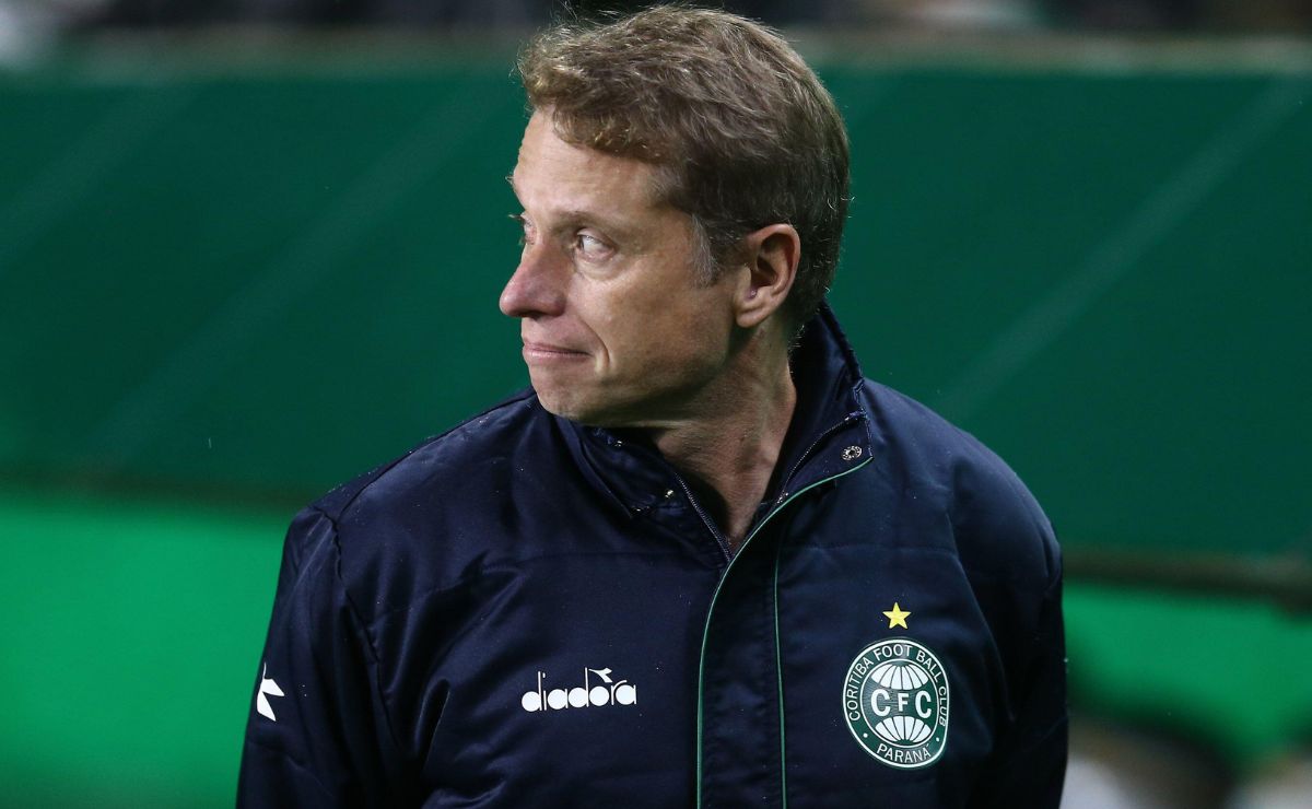 coritiba-deve-ter-mais-uma-saida-oficializada-nos-proximos-dias