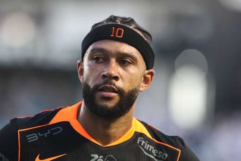 cori-aprova-novo-contrato-de-memphis,-e-decisao-fica-nas-maos-de-stabile
