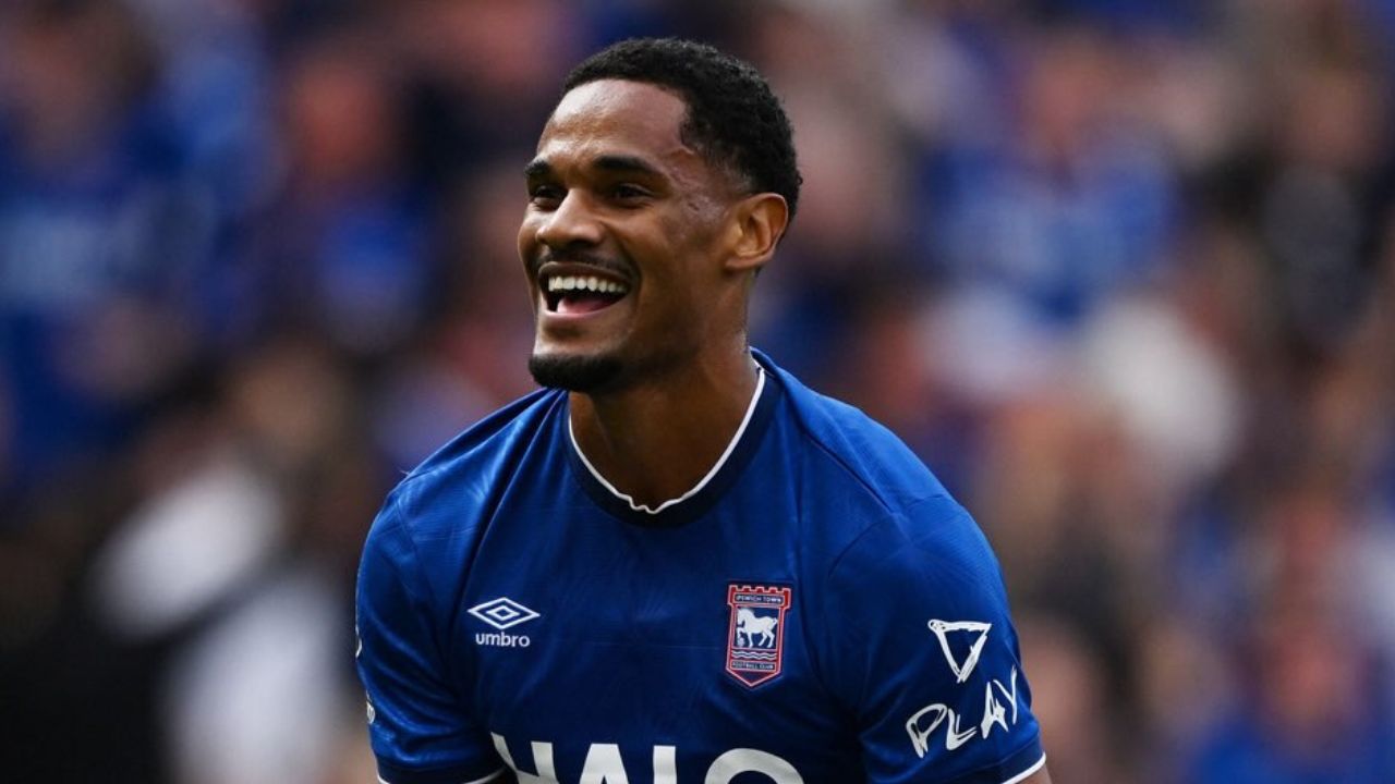 atacante-menosprezado-no-athletico-marca-em-estreia-na-premier-league