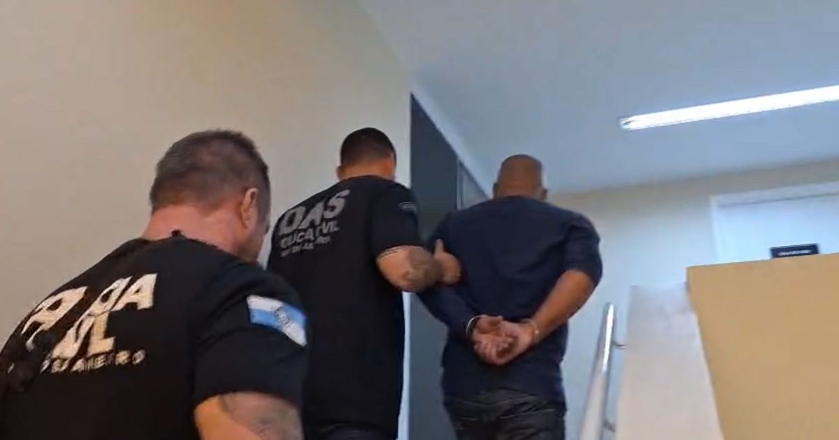 policia-prende-homem-foragido-ha-18-anos-por-extorsao-e-sequestro-no-rio